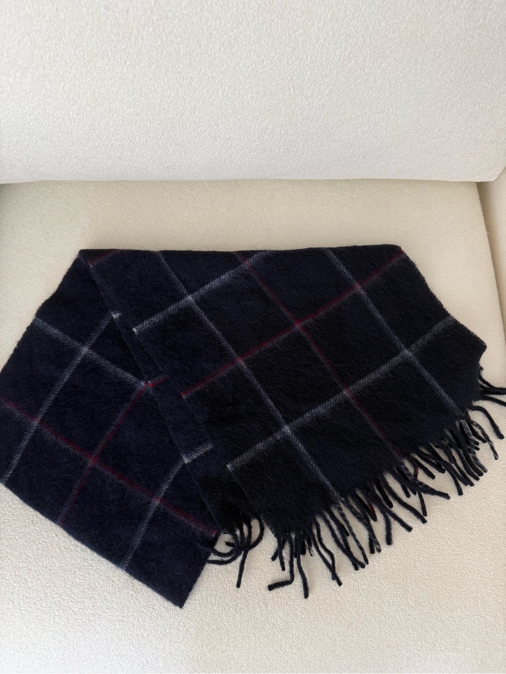 Men's Black Plaid Fringe Scarf - Classic Winter Accessory
